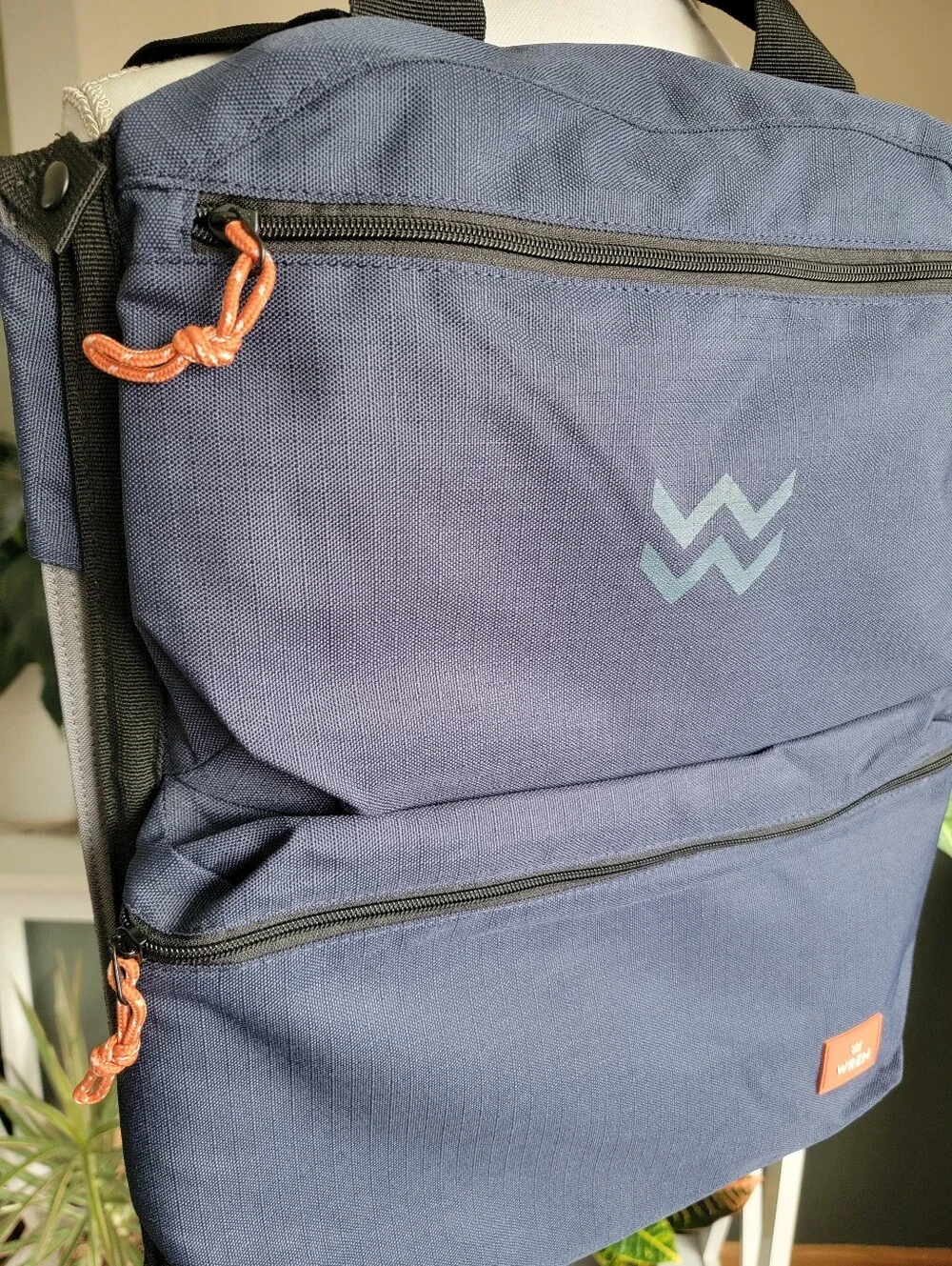 NWOT Wren Navy Blue Backpack Cooler Chair